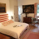 Chateau De Salvert - 4 Gites - 32 Personnes