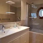 Chateau De Salvert - 4 Gites - 32 Personnes * Neuille