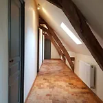 Chateau De Salvert - 4 Gites - 32 Personnes
