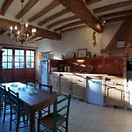 Chateau De Salvert - 4 Gites - 32 Personnes