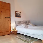 Chateau De Salvert - 4 Gites - 32 Personnes Holiday home