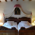 Chateau De Salvert - 4 Gites - 32 Personnes Holiday home *