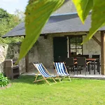 Chateau De Salvert - 4 Gites - 32 Personnes Holiday home Neuille