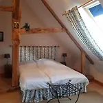 Chateau De Salvert - 4 Gites - 32 Personnes Holiday home Neuille
