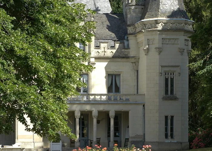 Chateau De Salvert - Neuillé