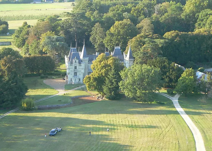 Chateau De Salvert - * Neuillé