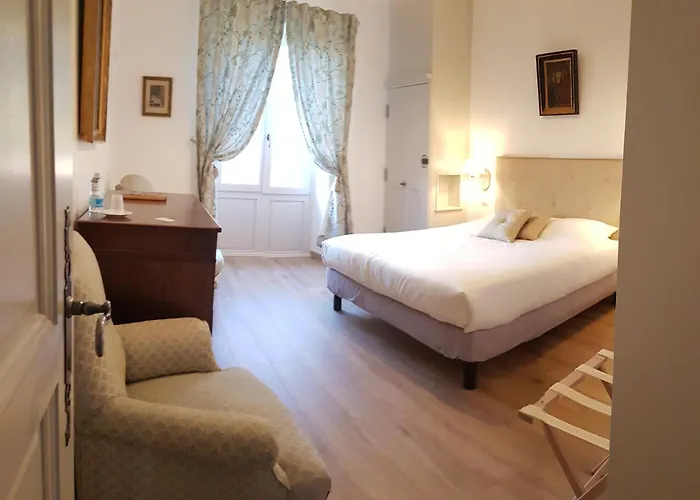 Chateau De Salvert - Hébergement de vacances *