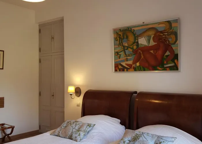 Hébergement de vacances Chateau De Salvert - *