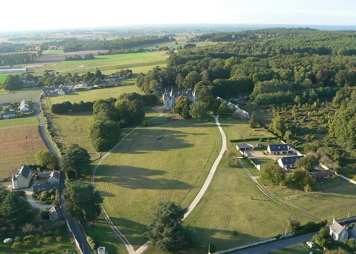 Hébergement de vacances Chateau De Salvert - Neuillé