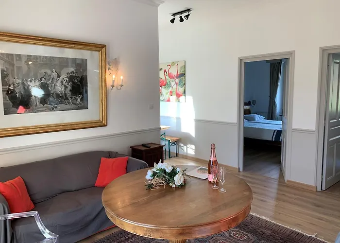 Chateau De Salvert - Hébergement de vacances