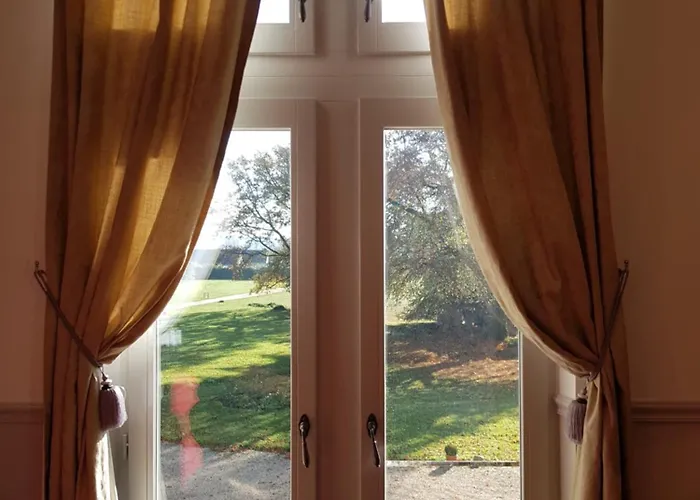 Chateau De Salvert - Hébergement de vacances Neuillé