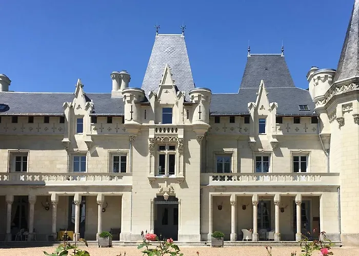 Chateau De Salvert - Hébergement de vacances *