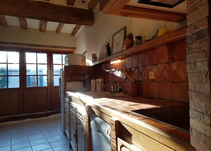 Chateau De Salvert - Hébergement de vacances *